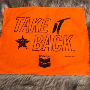 Astro’s game towel limited edition.
